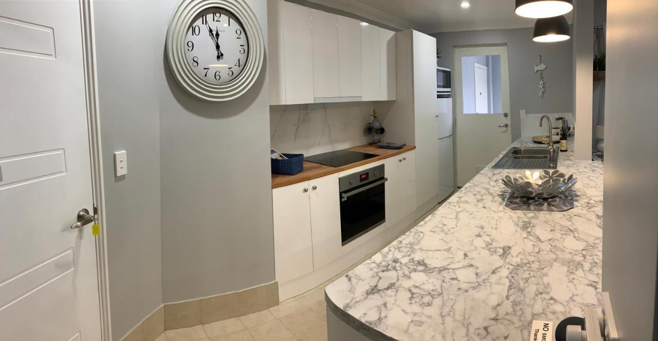 The Hutt On Mandurah Marina Apartment Exterior photo
